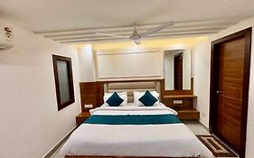 Hotel G R Residency Golden Temple Just 2 Mins Walking Distance From Hotel